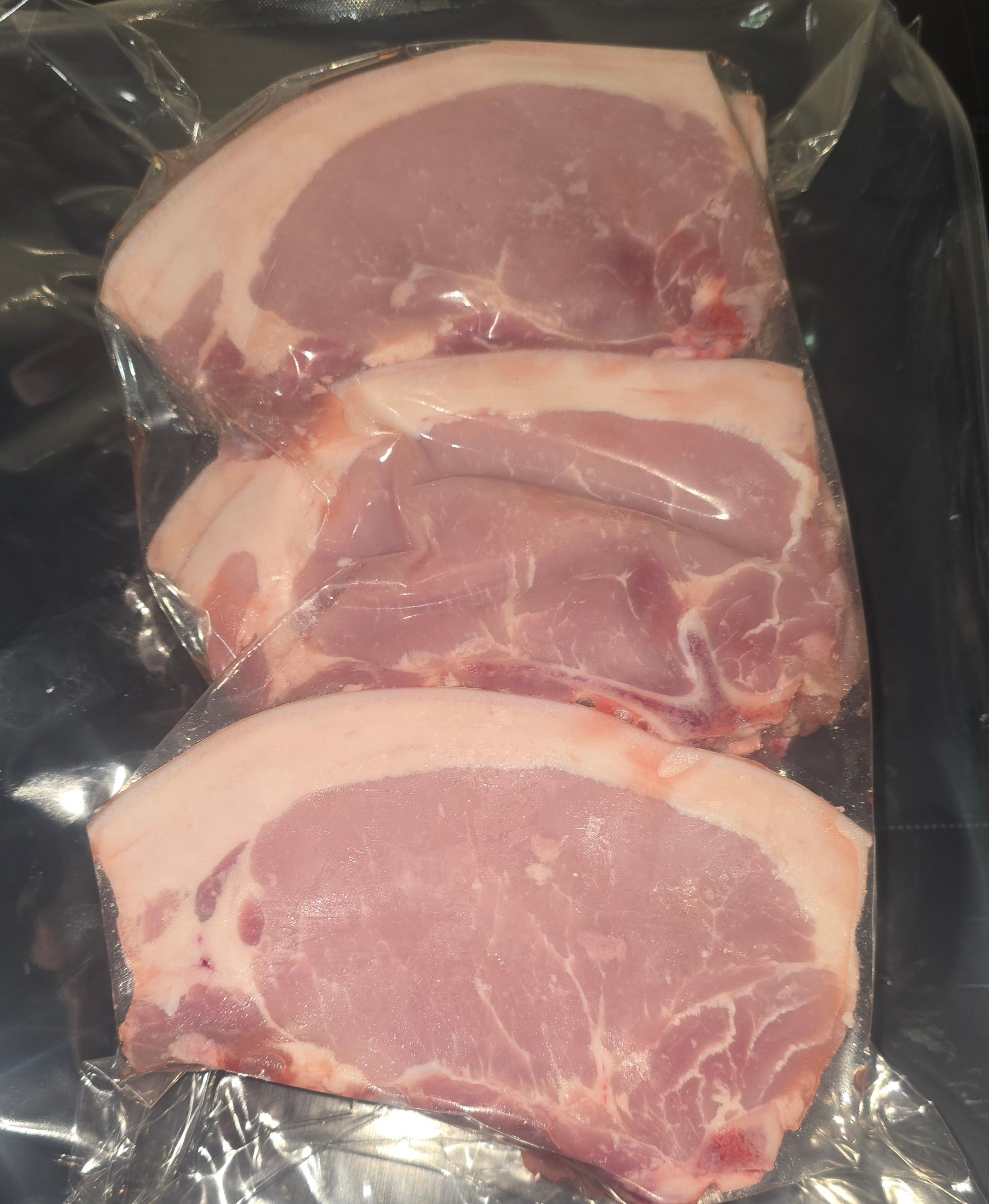 PORK LOIN CHOPS RIND ON 1KG R/W
